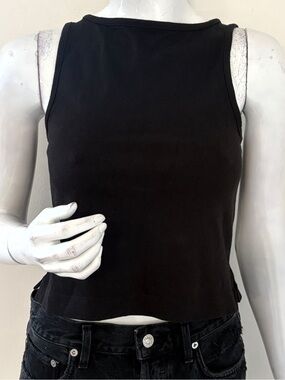 Vince Black Sleeveless Boatneck Tank Top Chic 90s Silhouette Wardrobe Staple